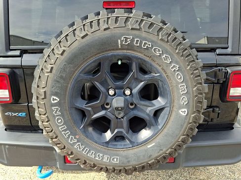 Used 2023 Jeep Wrangler Unlimited w/ 8.4" Radio Group AWD/4WD image 8