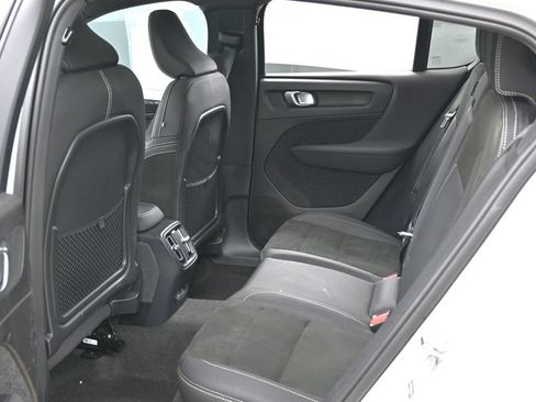 Used 2023 Volvo C40 P8 Recharge Ultimate AWD/4WD image 32