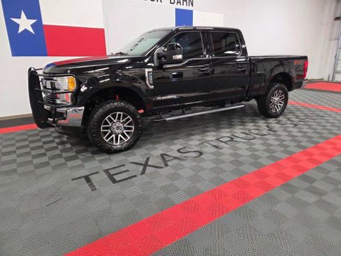 Used 2017 Ford F250 Lariat w/ Lariat Value Package image 2