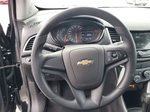 Used 2019 Chevrolet Trax LS image 12