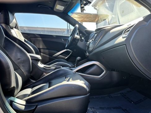 Used 2016 Hyundai Veloster Turbo image 18