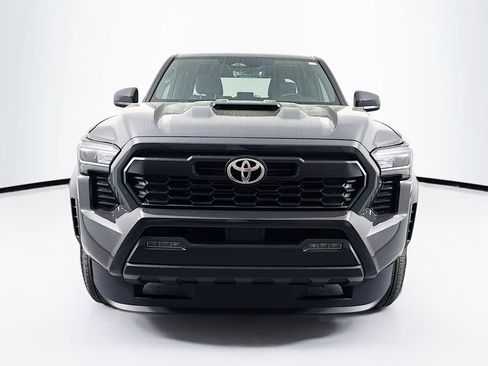 Used 2024 Toyota Tacoma TRD Sport image 2