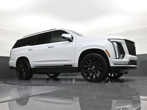 Used 2026 Cadillac Escalade Platinum Sport w/ LPO, ONYX Package AWD/4WD image 26