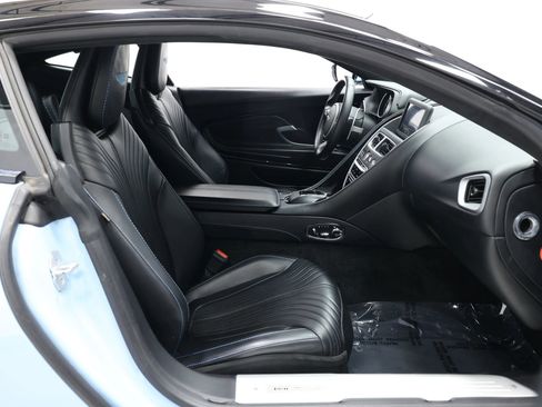 Used 2018 Aston Martin DB11 V12 RWD image 78