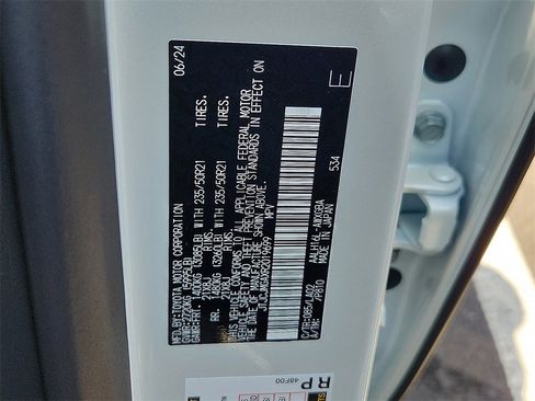 Used 2024 Lexus RX 450h AWD w/ Luxury Package image 10