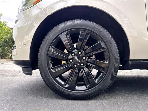 Used 2024 Lincoln Navigator L Reserve AWD/4WD image 12