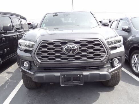 Used 2023 Toyota Tacoma TRD Off-Road w/ Technology Package AWD/4WD image 2