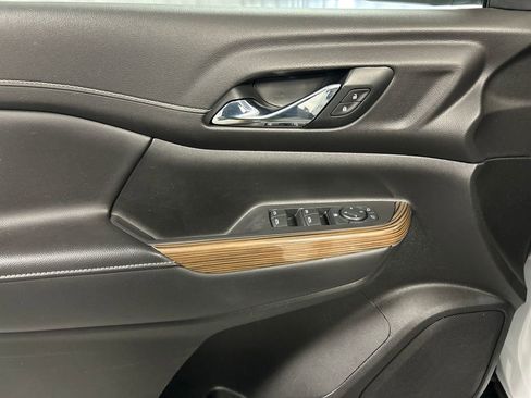 Used 2021 GMC Acadia SLE w/ Elevation Edition image 14