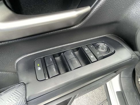 Used 2025 Toyota Tacoma TRD Sport AWD/4WD image 15