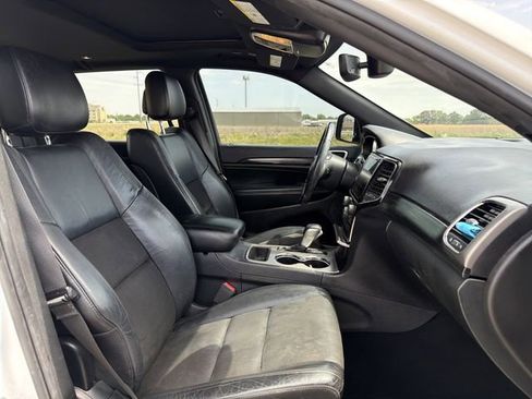 Used 2019 Jeep Grand Cherokee Altitude image 13