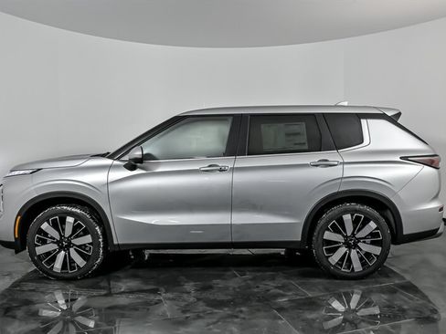 New 2026 Mitsubishi Outlander SE AWD/4WD image 6