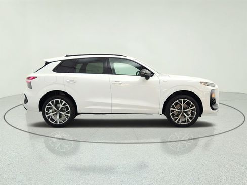 New 2026 Audi Q3 quattro 2.0T AWD/4WD image 4