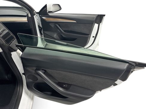 Certified 2023 Tesla Model 3 Standard Range RWD image 12