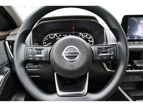 Certified 2021 Nissan Rogue SV image 11