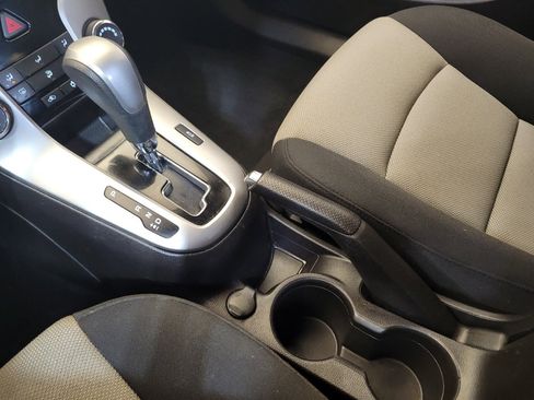 Used 2016 Chevrolet Cruze LS FWD image 26