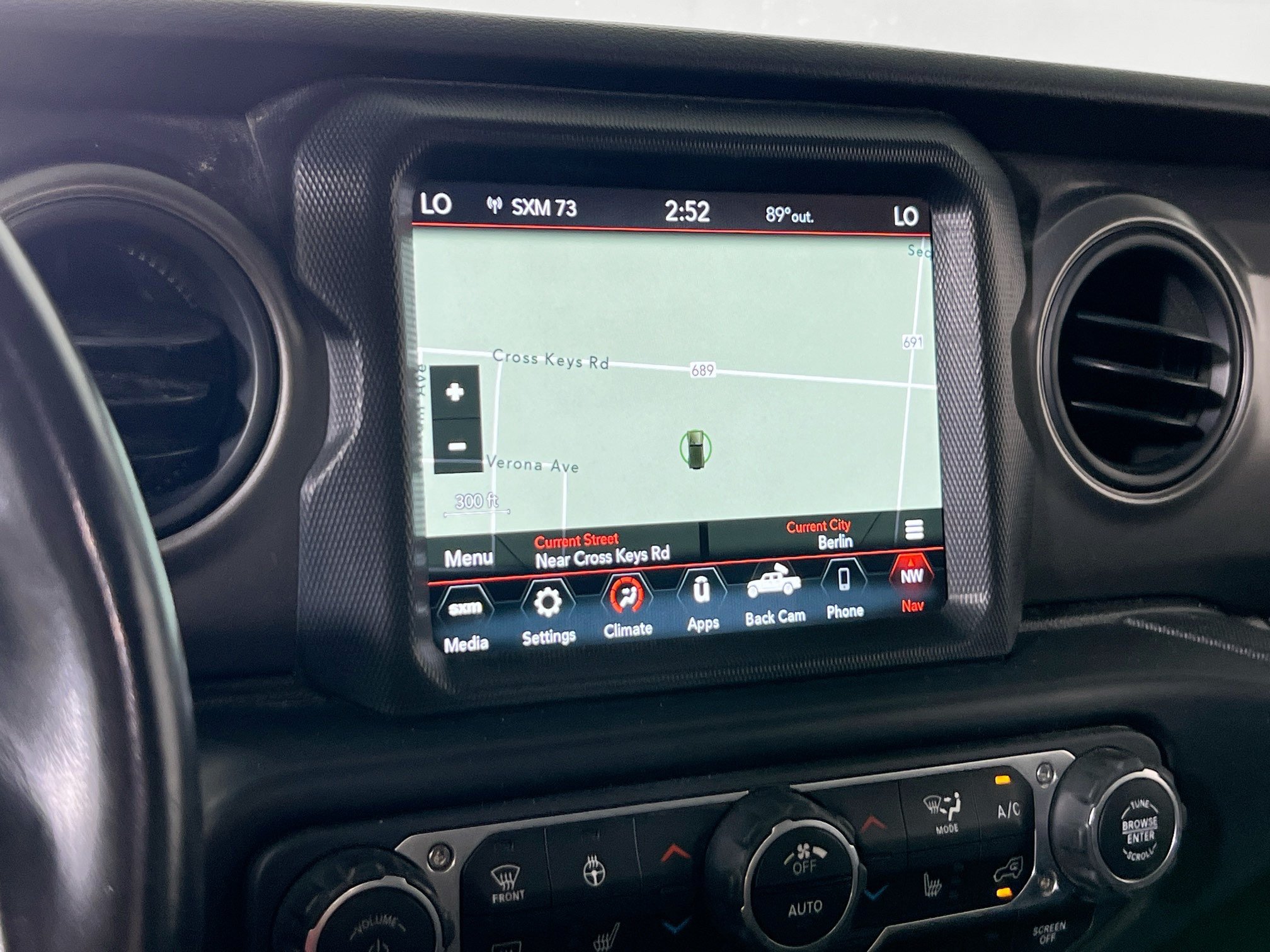 Used 2023 Jeep Gladiator Sport AWD/4WD image 13