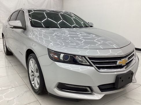 Used 2018 Chevrolet Impala LT w/ LT Convenience Package FWD image 3