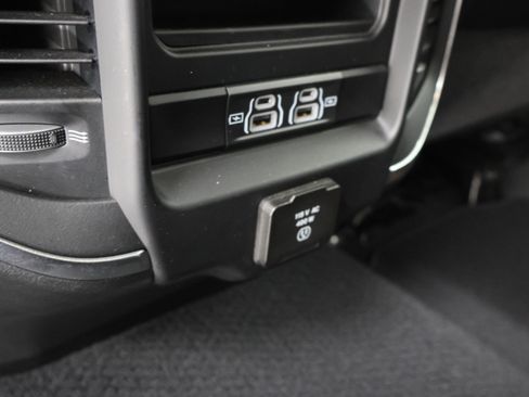 Used 2022 RAM 2500 Laramie w/ Night Edition AWD/4WD image 37