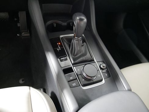 Used 2020 MAZDA MAZDA3 Hatchback FWD image 24