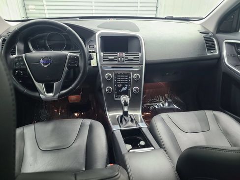 Used 2016 Volvo XC60 T5 Platinum w/ Climate Package AWD/4WD image 2