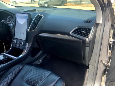Used 2024 Ford Edge Titanium AWD/4WD image 19