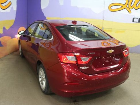 Used 2018 Chevrolet Cruze LT w/ LT Convenience Package FWD image 6