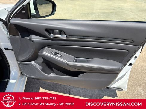 Certified 2024 Nissan Altima 2.5 SV w/ SV Premium Package FWD image 37