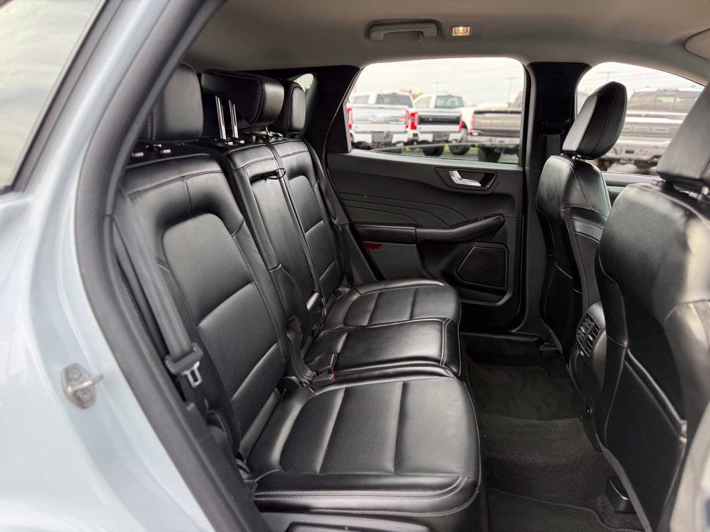 Certified 2025 Ford Escape Platinum AWD/4WD image 15