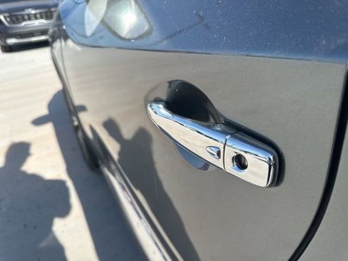 Used 2020 Nissan Murano S w/ Technology Package FWD image 3