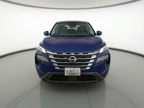 Used 2025 Nissan Rogue SV FWD image 2