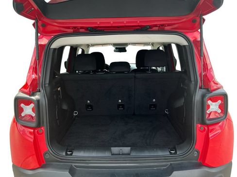 Used 2023 Jeep Renegade Latitude AWD/4WD image 24