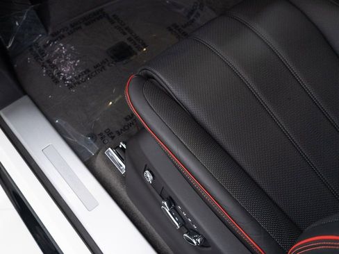 Certified 2025 Bentley Bentayga S Black Edition image 12