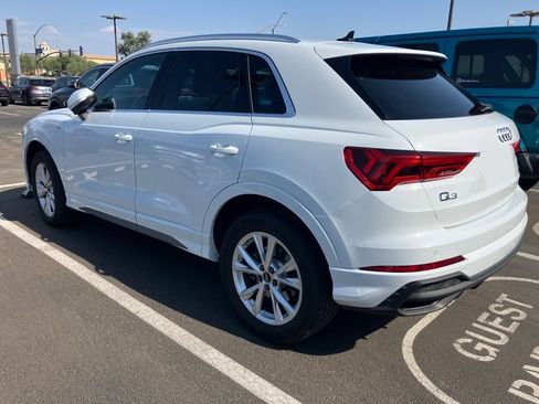Used 2023 Audi Q3 2.0T Premium w/ Convenience Package AWD/4WD image 4