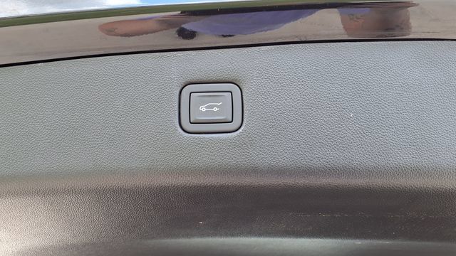 Used 2024 Chevrolet Blazer LT w/ Convenience Package FWD image 19