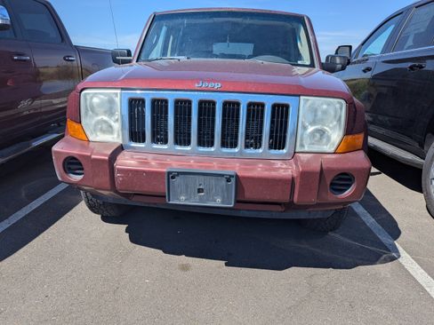 Used 2007 Jeep Commander Sport AWD/4WD image 3