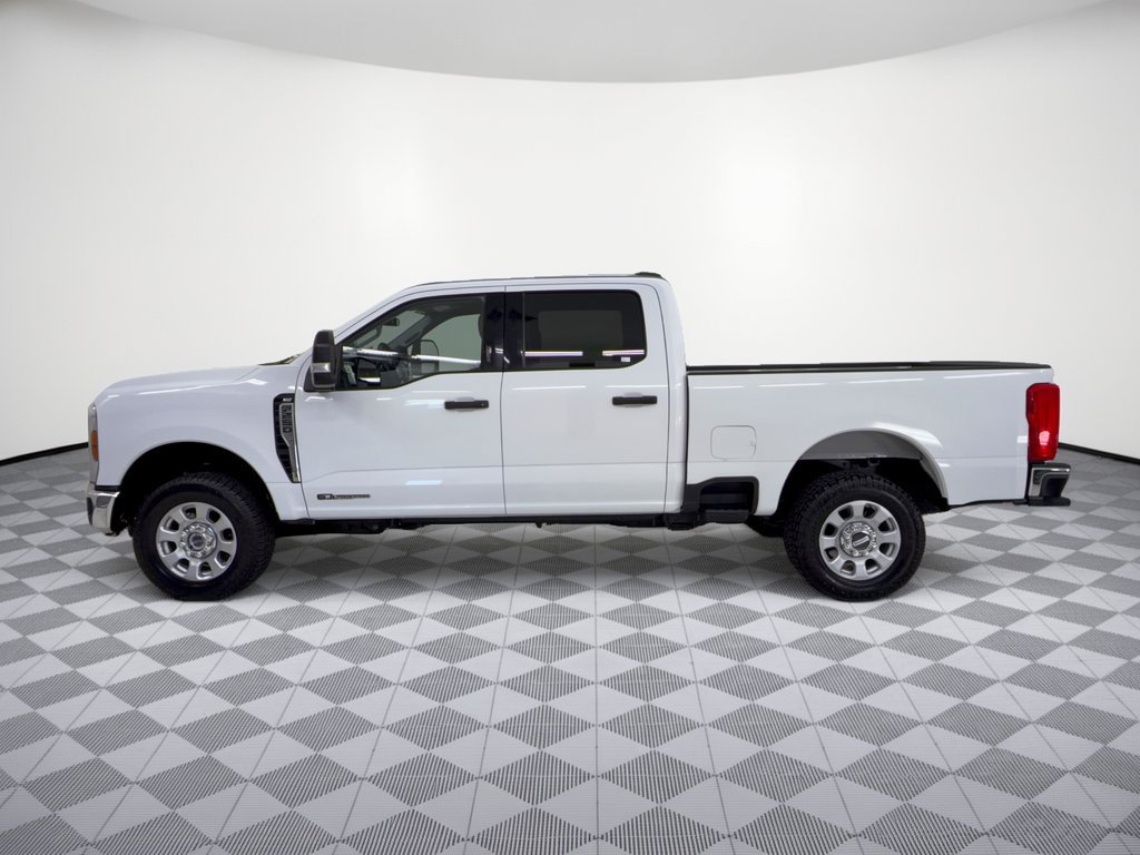Used 2024 Ford F250 XLT AWD/4WD image 2
