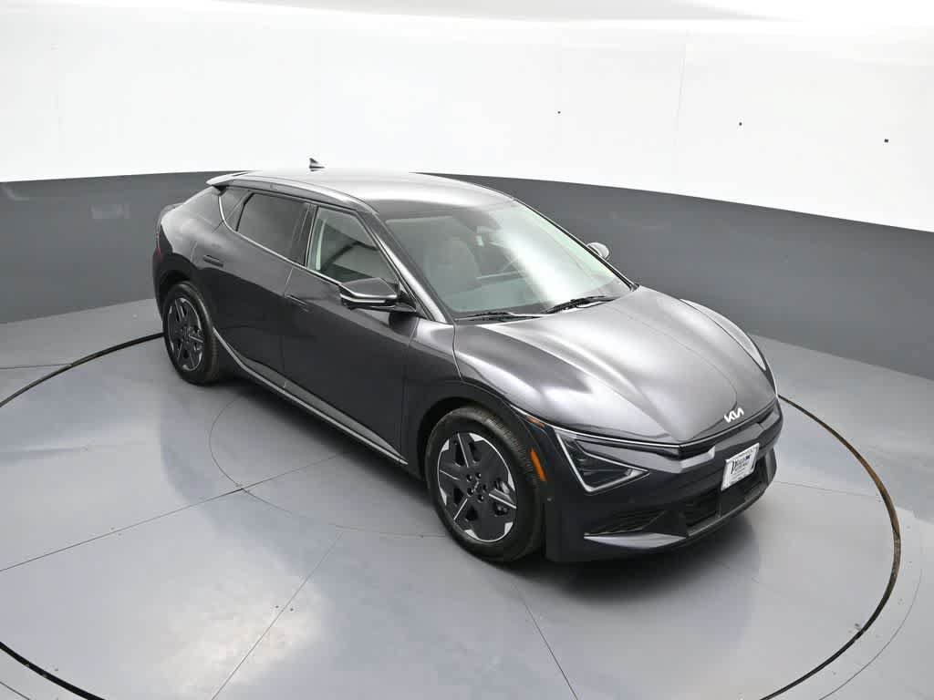 Certified 2025 Kia EV6 Light w/ Light LR Technology Package AWD/4WD image 35
