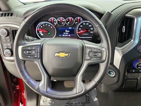 Used 2022 Chevrolet Silverado 1500 LT w/ Z71 Off-Road Package AWD/4WD image 28