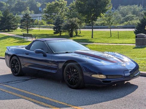 Used 2004 Chevrolet Corvette Convertible w/ Preferred Equipment Group image 4