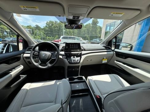 New 2026 Honda Odyssey Touring image 14