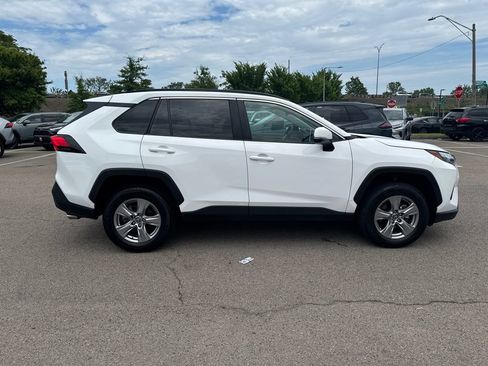 Used 2025 Toyota RAV4 XLE AWD/4WD image 9