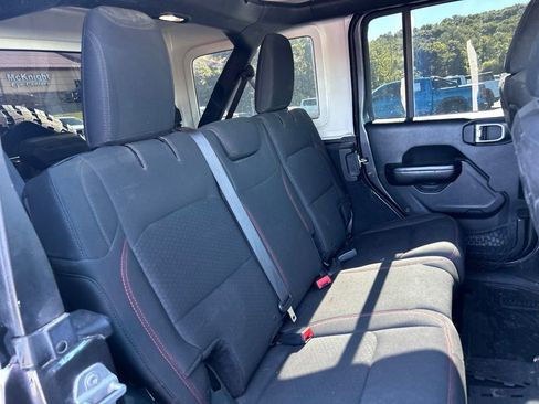 Used 2018 Jeep Wrangler Unlimited Rubicon AWD/4WD image 35