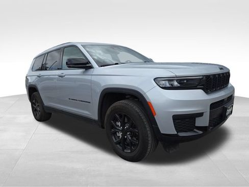 Used 2024 Jeep Grand Cherokee L Laredo AWD/4WD image 1