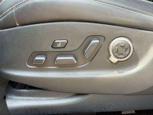 Used 2023 Genesis GV70 2.5T w/ Sport Prestige Package AWD/4WD image 13