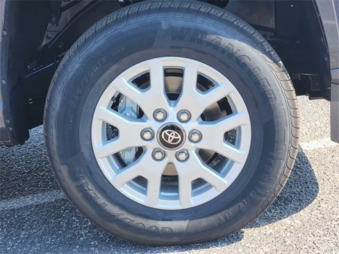 New 2025 Toyota Tacoma SR5 image 7