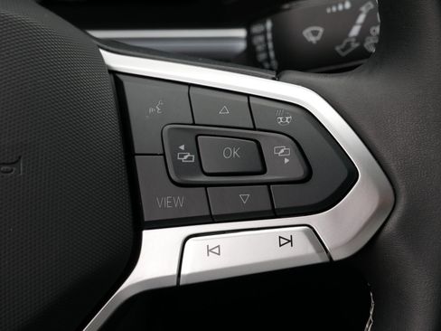 Certified 2025 Volkswagen Taos SEL image 25