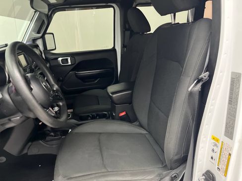 Used 2018 Jeep Wrangler Unlimited Sport AWD/4WD image 12