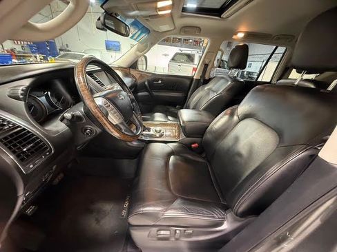 Used 2017 INFINITI QX80 4WD w/ Driver Assistance Package image 10
