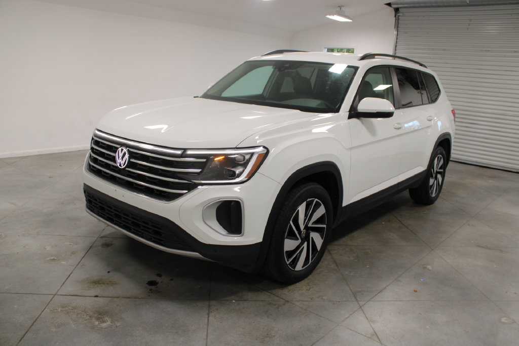 Used 2025 Volkswagen Atlas SE AWD/4WD image 4