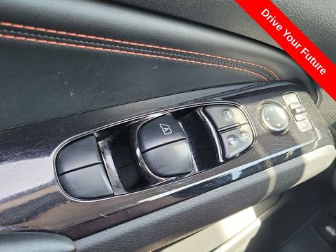 Used 2023 Nissan Altima 2.5 SR FWD image 16